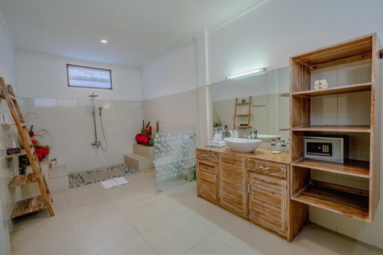 Villa Alleira Seminyak By Best Deals Asia Hospitality ภายนอก รูปภาพ