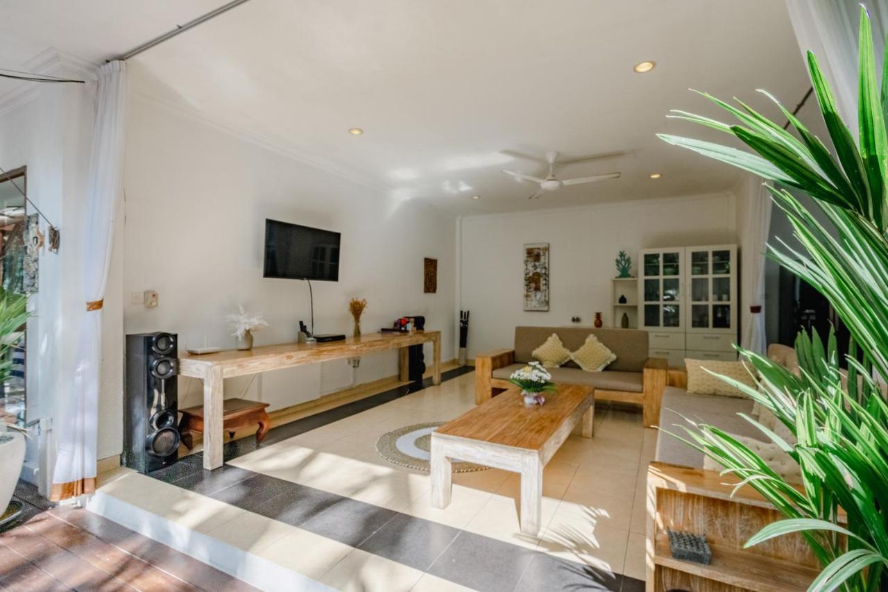 Villa Alleira Seminyak By Best Deals Asia Hospitality ภายนอก รูปภาพ