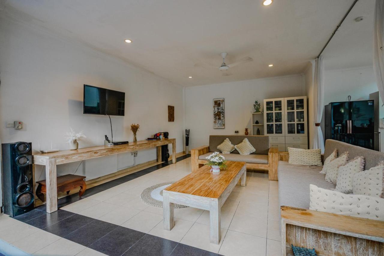 Villa Alleira Seminyak By Best Deals Asia Hospitality ภายนอก รูปภาพ